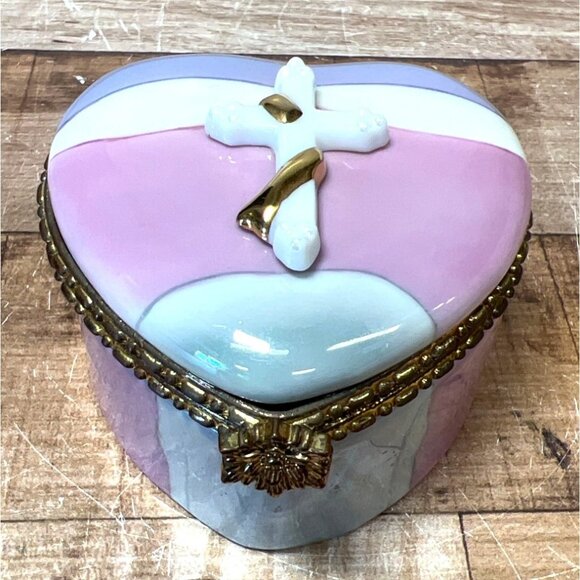 Heart-Shaped Ceramic Trinket Box With Cross & Gold Accents - Picture 1 of 7